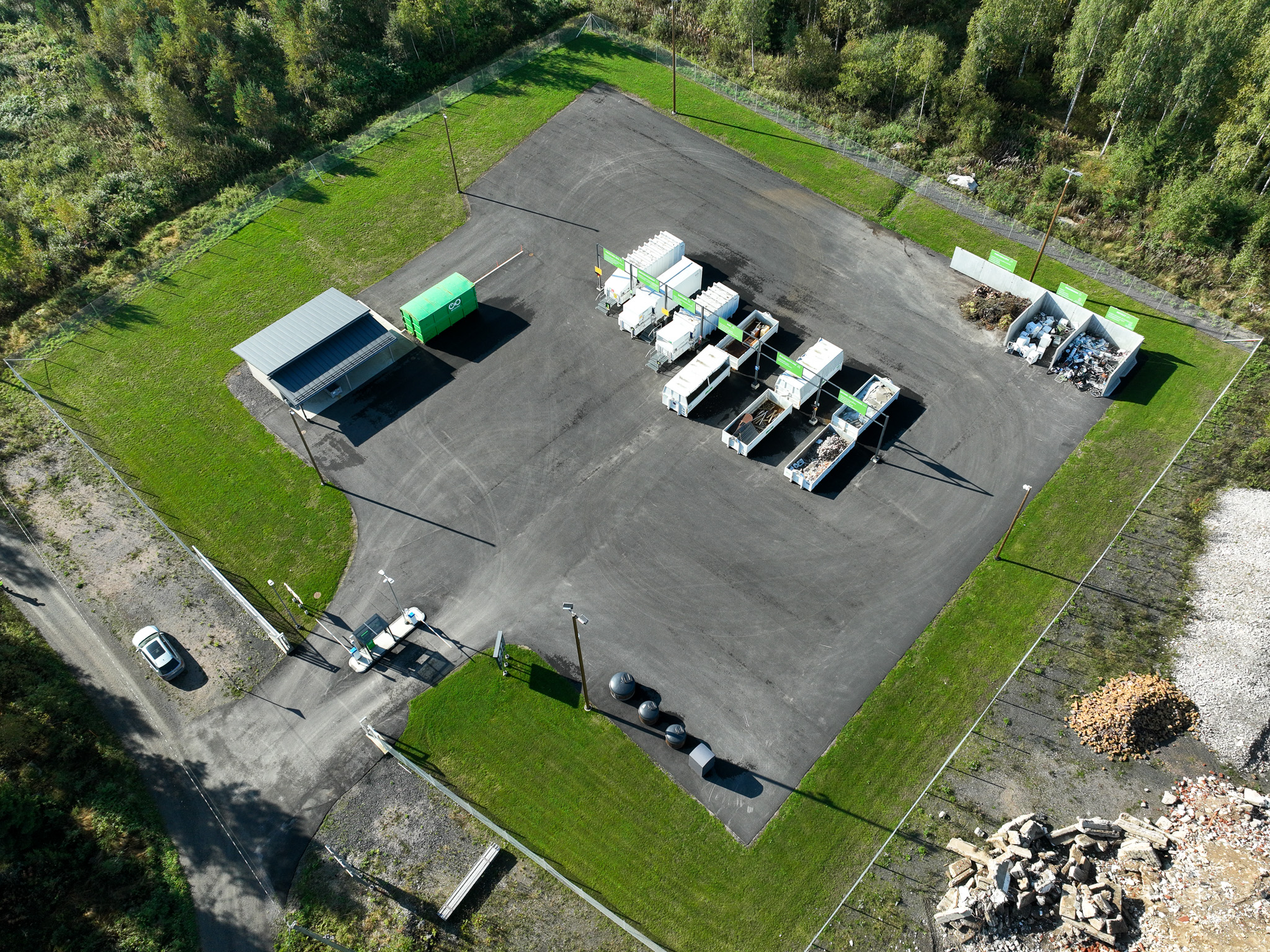 Vestia Alavieskan lajittelupiha